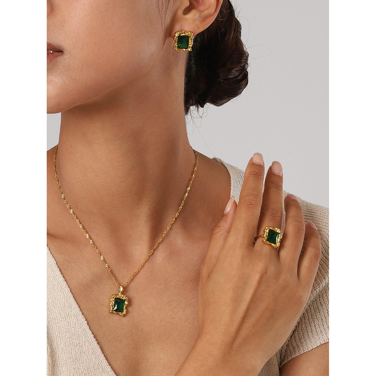 Retro Texture Green Open-end Zircon Ring Women