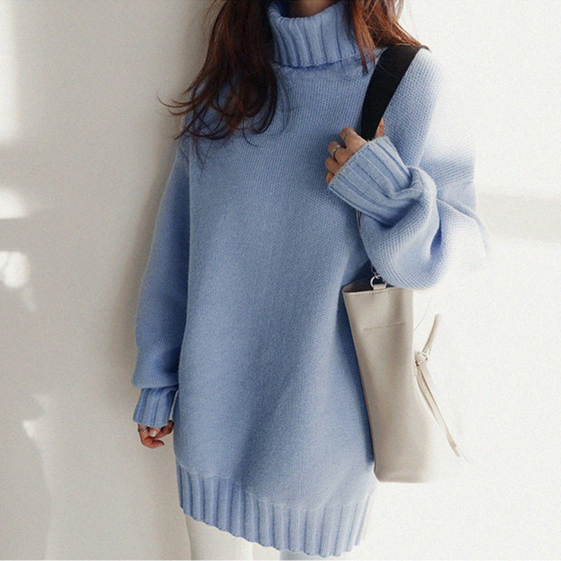 Loose-fitting turtleneck sweater