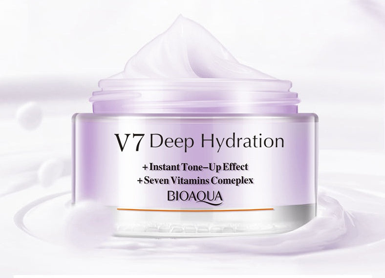 Crystal Clear And Moisturizing V7 Makeup Cream Moisturizing And Brightening The Complexion