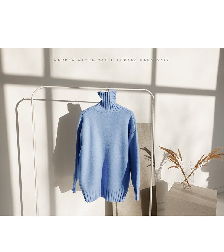 Loose-fitting turtleneck sweater