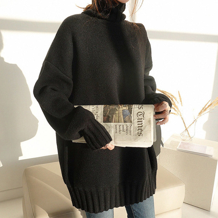 Loose-fitting turtleneck sweater