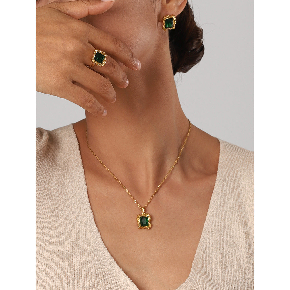 Retro Texture Green Open-end Zircon Ring Women