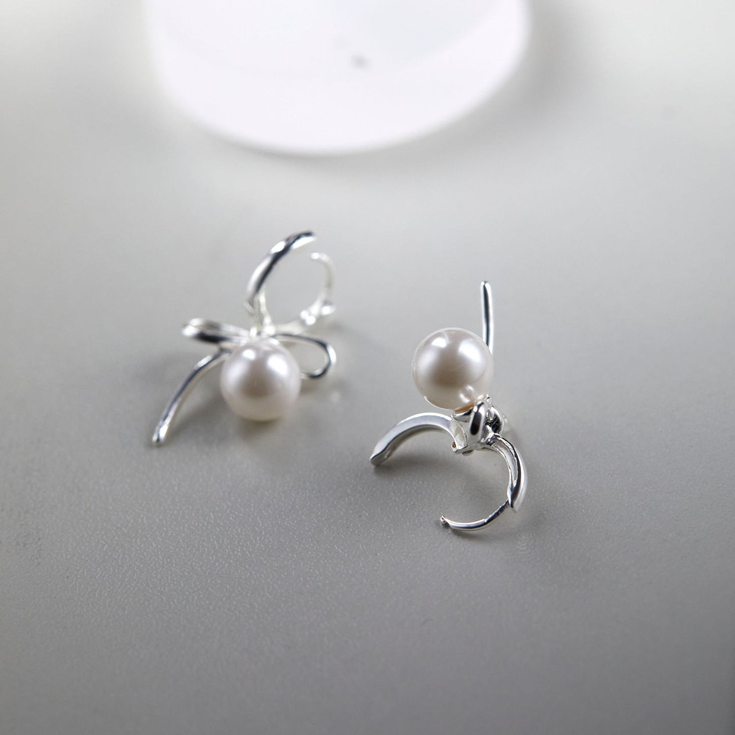 Fashion Bowknot Pearl Earrings Niche