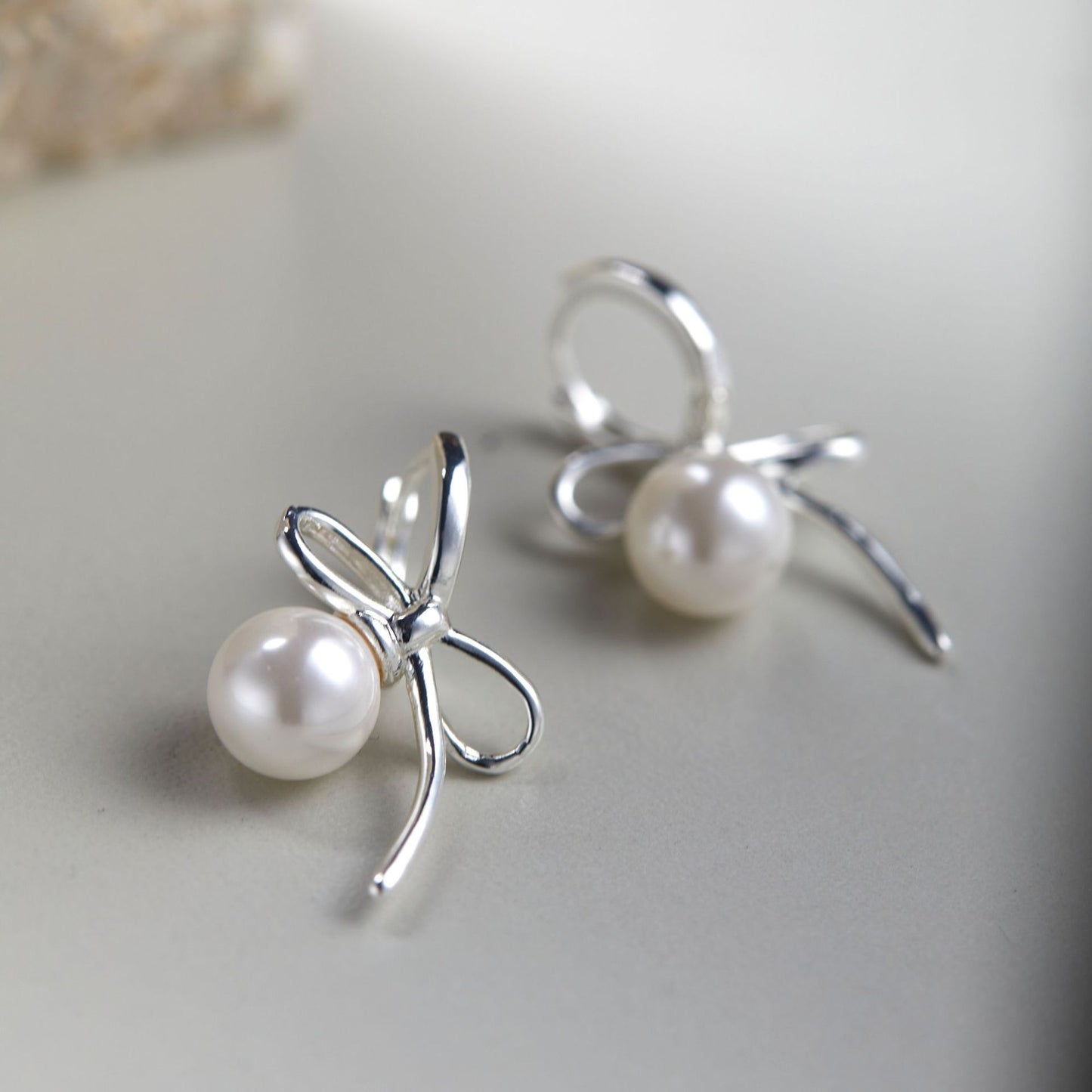 Fashion Bowknot Pearl Earrings Niche