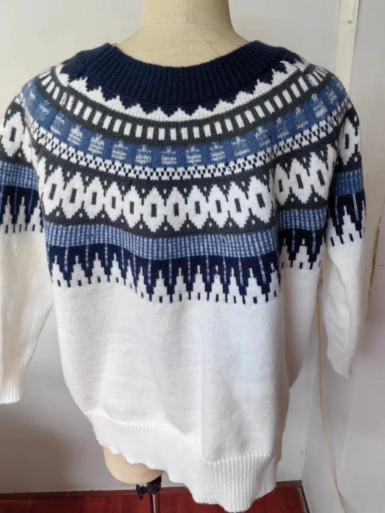 Women's Round Neck Pullover Jacquard Vintage Print Sweater